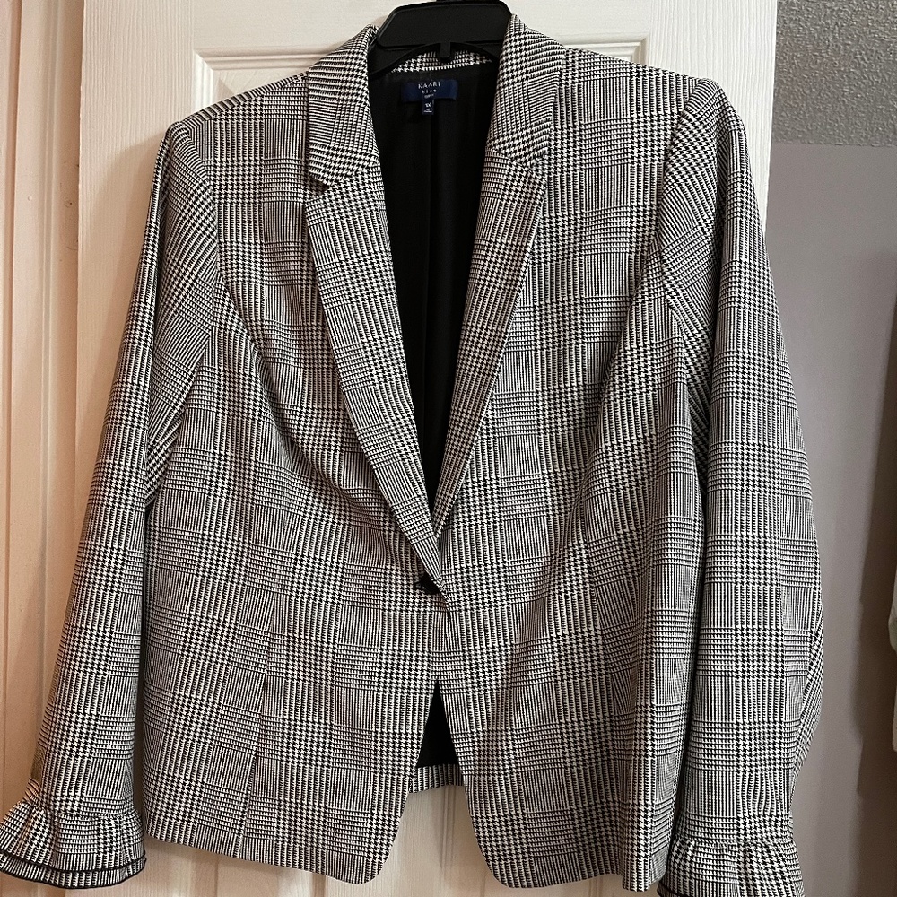 Kaari Blue Curvy Herringbone Lined Blazer